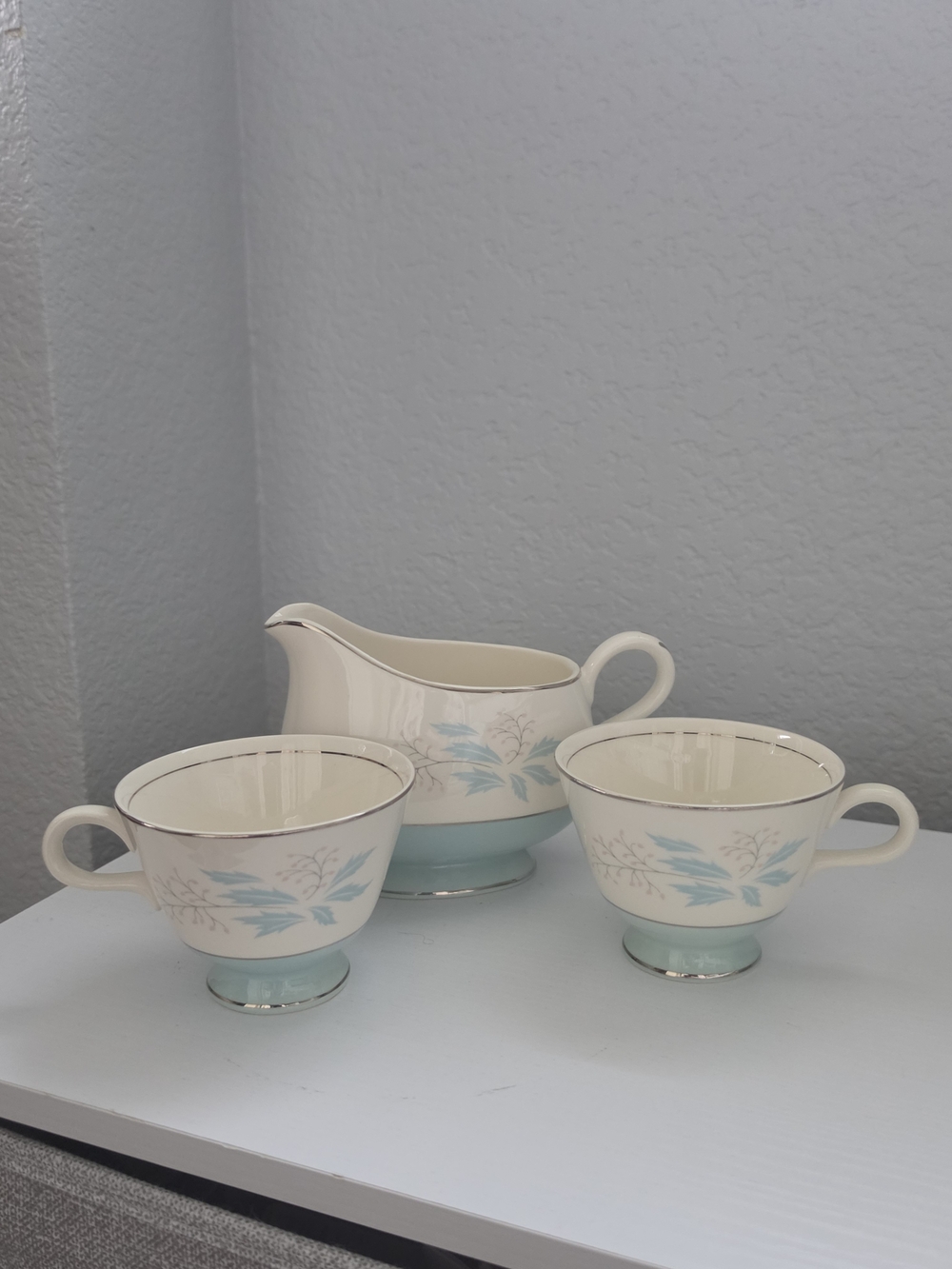 Homer Laughlin Romance On Cavalier Eggshell Porcelain Creamer & Cups